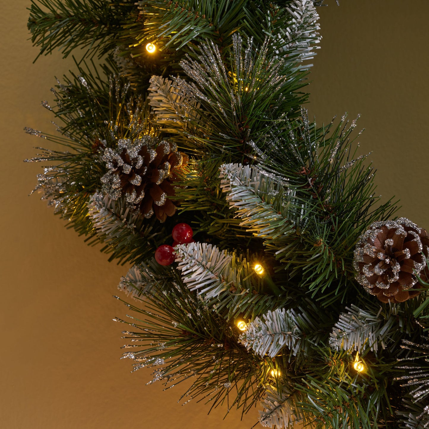 Mixed Bristle Wreath